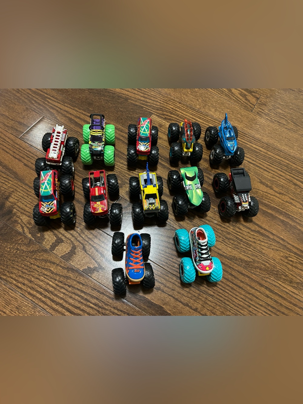 Hot wheels Monster Trucks set 12pc